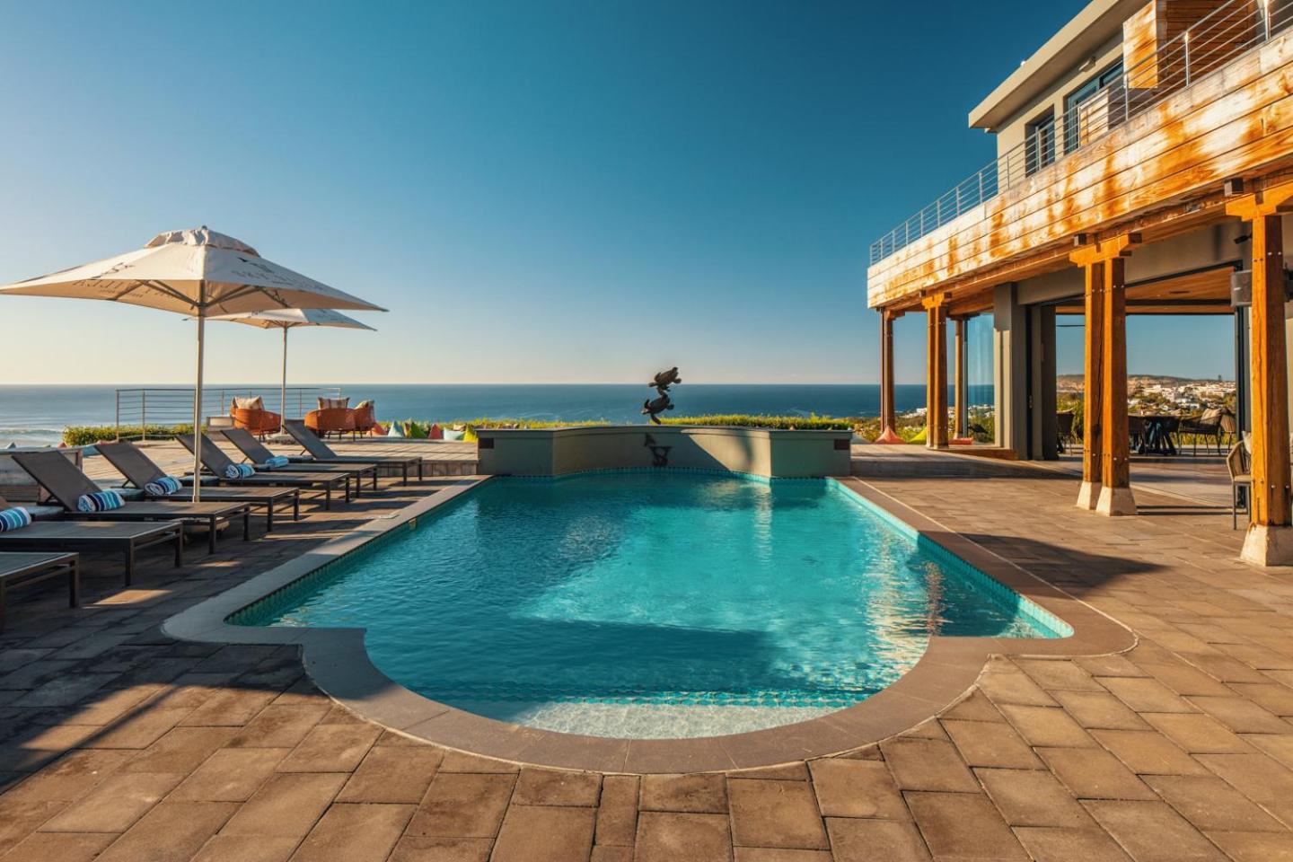สกายวิลล่า บูทีค โฮเทล เพลตเตนเบิร์กเบย์ ภายนอก รูปภาพ The pool at the Cape Town edition