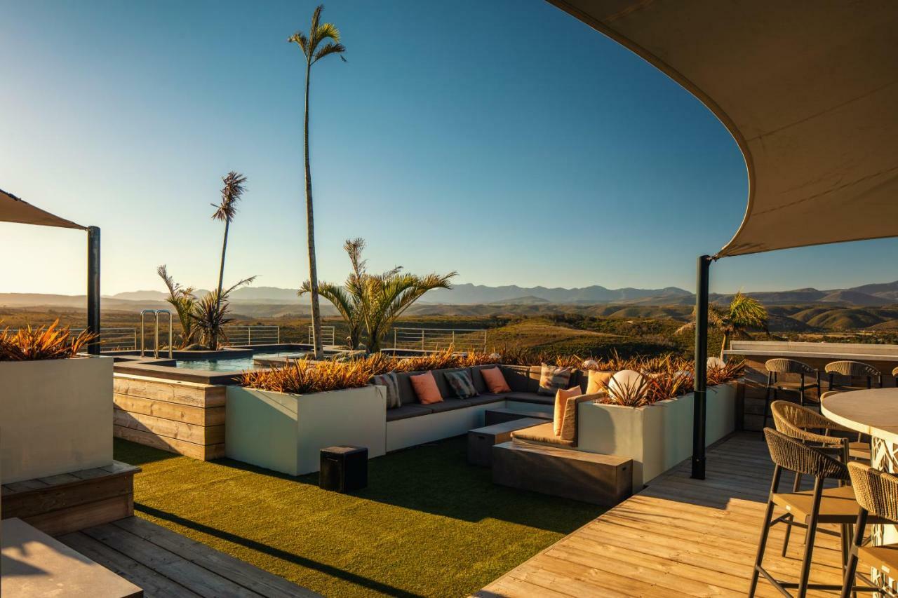 สกายวิลล่า บูทีค โฮเทล เพลตเตนเบิร์กเบย์ ภายนอก รูปภาพ The rooftop pool at the new hotel