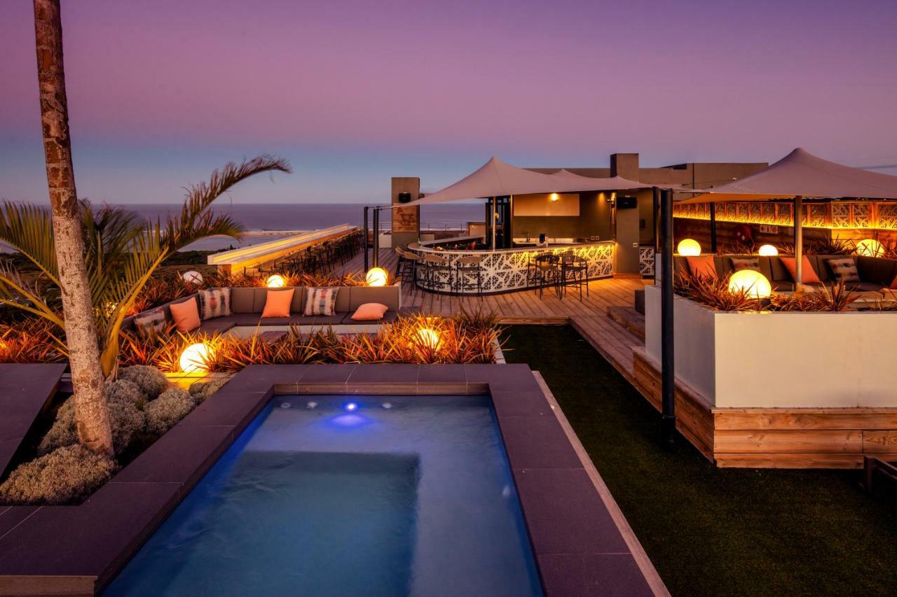 สกายวิลล่า บูทีค โฮเทล เพลตเตนเบิร์กเบย์ ภายนอก รูปภาพ The Cape Town rooftop bar