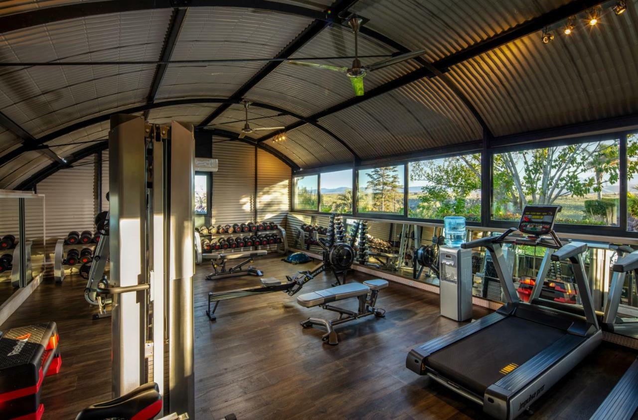 สกายวิลล่า บูทีค โฮเทล เพลตเตนเบิร์กเบย์ ภายนอก รูปภาพ The gym at the hotel